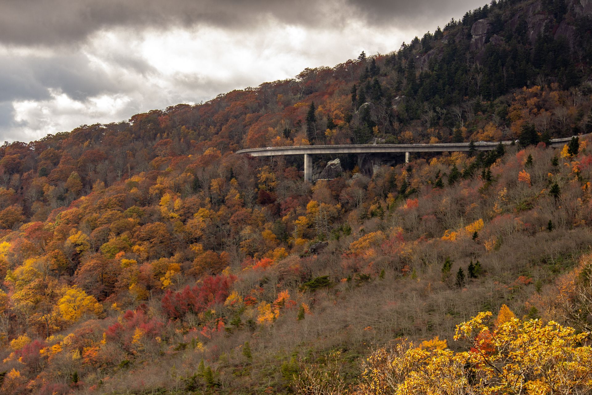 Blue Ridge Mountains in autumn near Asheville, North Carolina